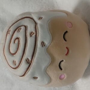Squishmallows Small Chanel The Cinnamon Roll
